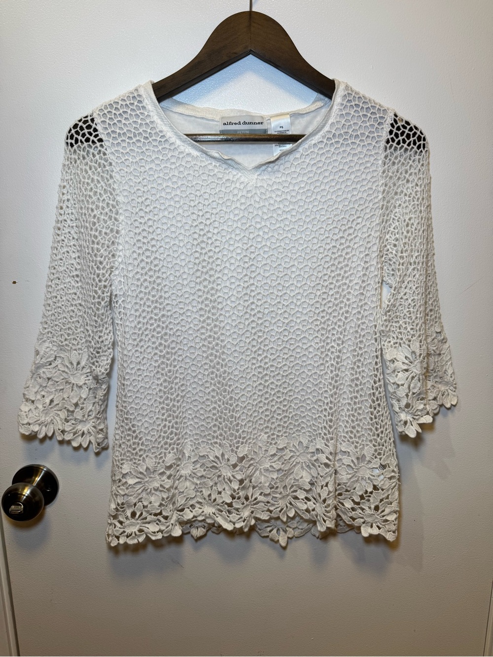 Alfred Dunner Cream Crochet Knit Top with Floral Lace Hem